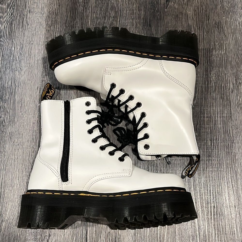 Dr. Marten NWOB white JADON thick sole high tops - 7 women’s - Picture 9 of 12